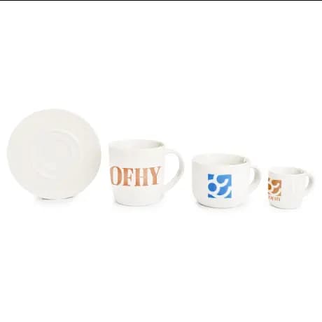 Ensemble de tasses avec soucoupe