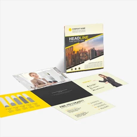 Folders in vieren gevouwen