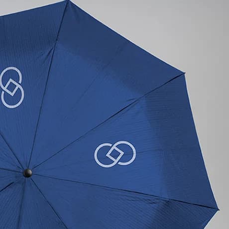 Parapluies avec poignée en bois