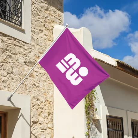 Gepersonaliseerde gevelvlag voor een professionele en zichtbare uitstraling