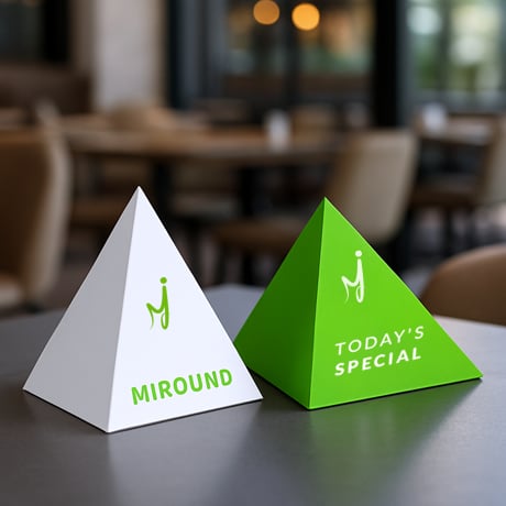 Présentoirs pyramidaux
